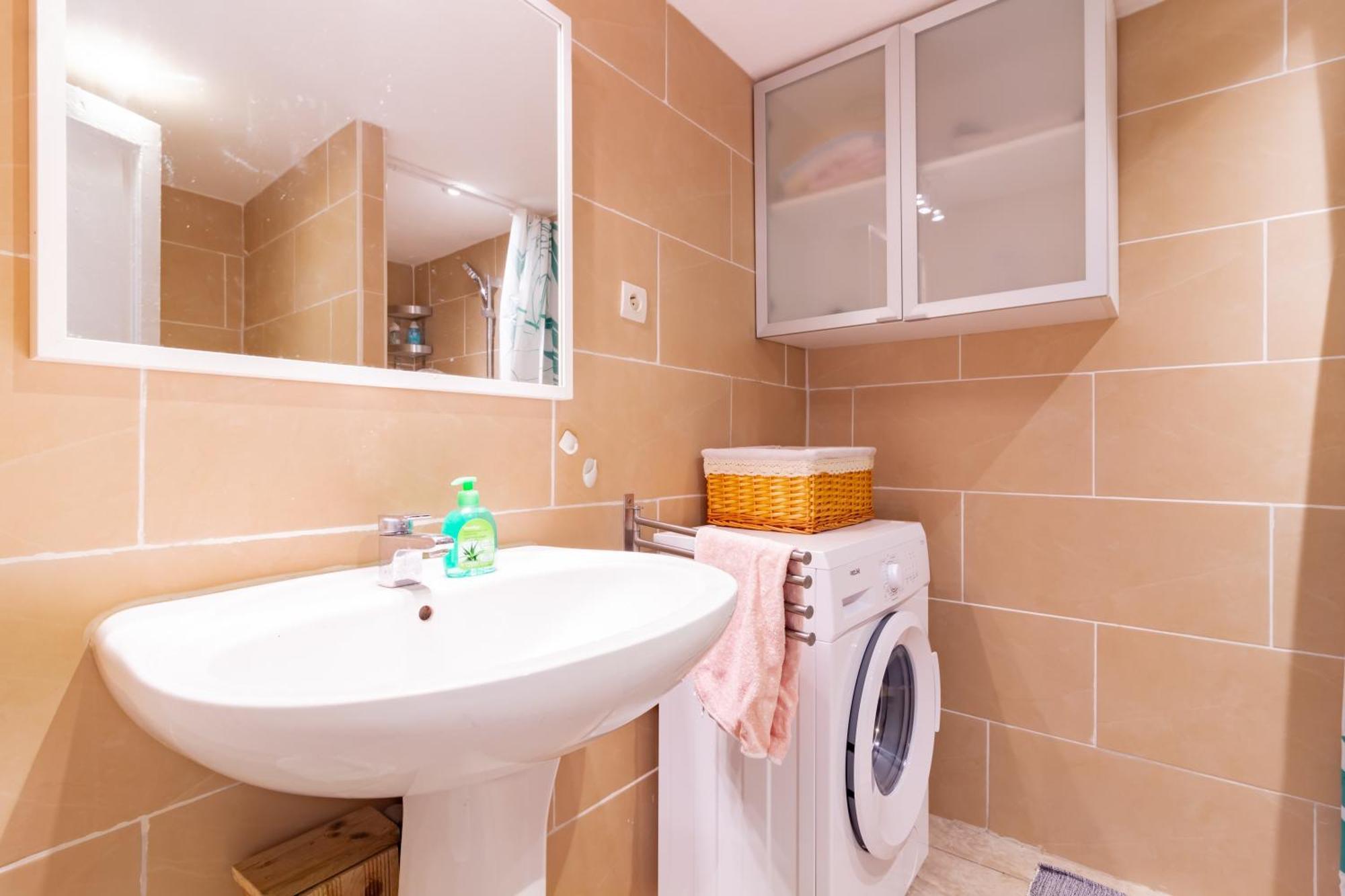 Le Cerisier Des 4 Chemins - Appt 75M² Pour 6 Apartment Carcassone Exterior photo